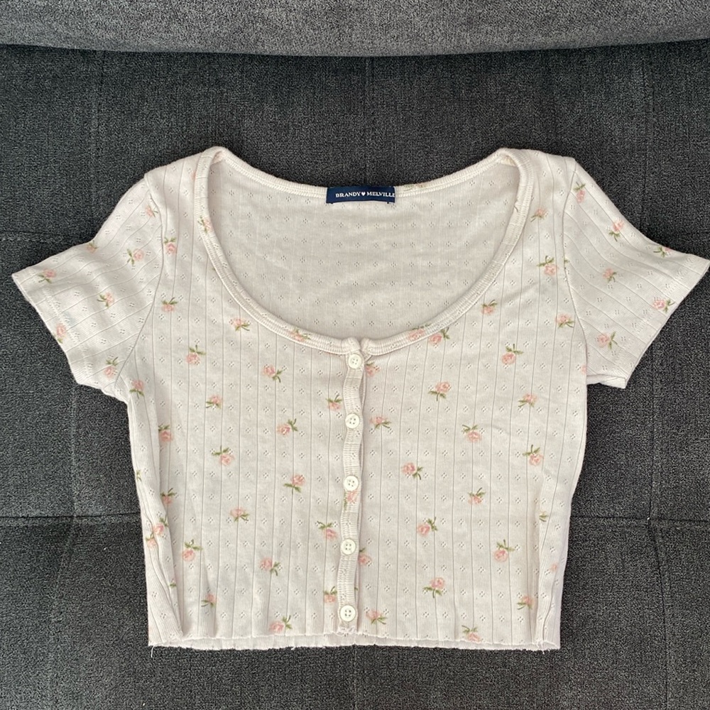 Brandy Melville cropped button tee
